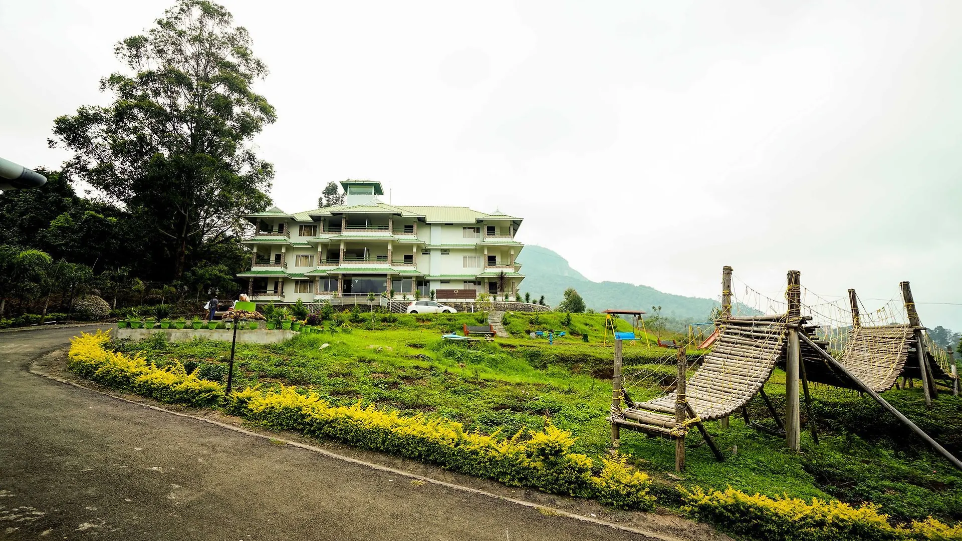 Oyo 10427 Shola Heaven Hotel Munnar India